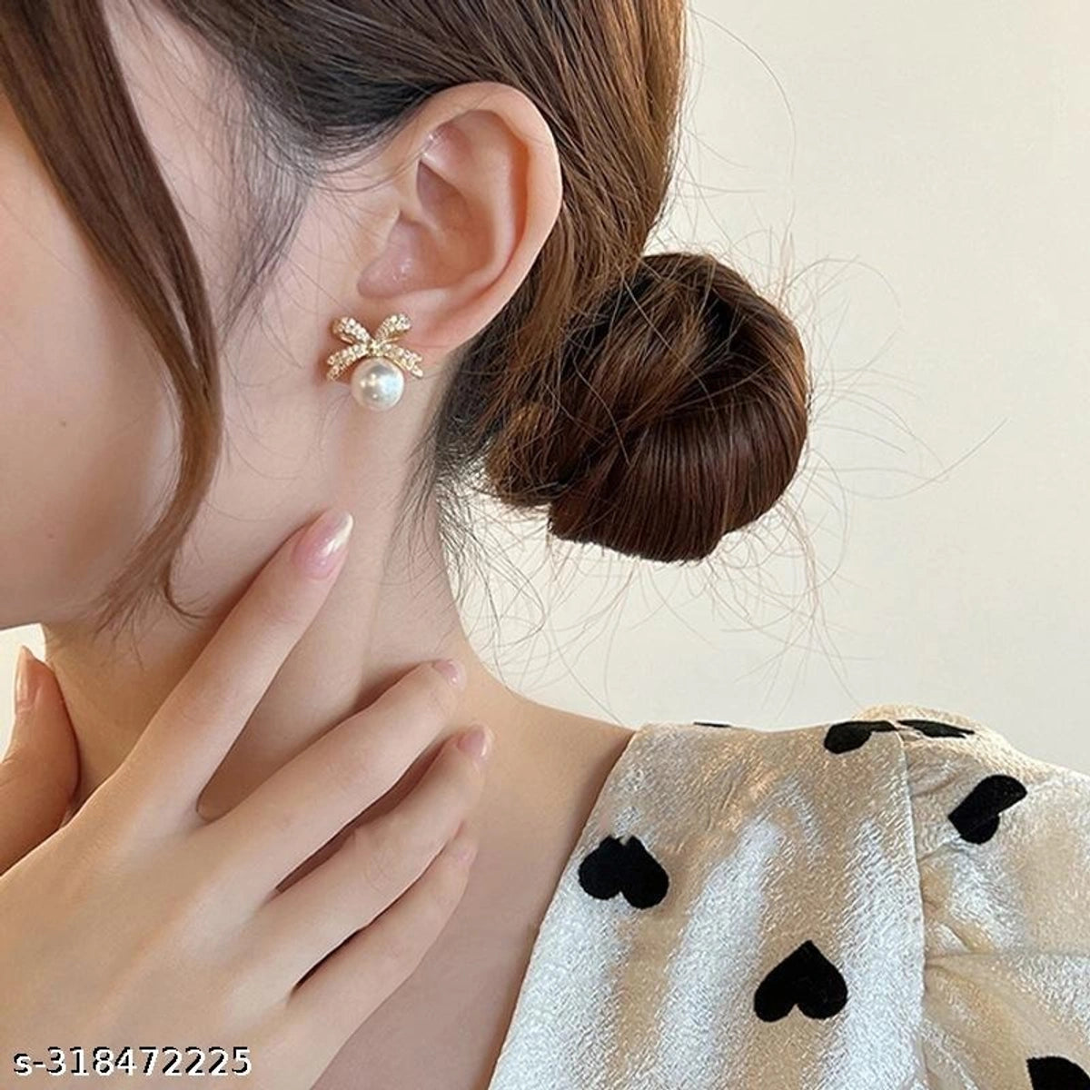 Elegant Bow Pearl Stud Earrings