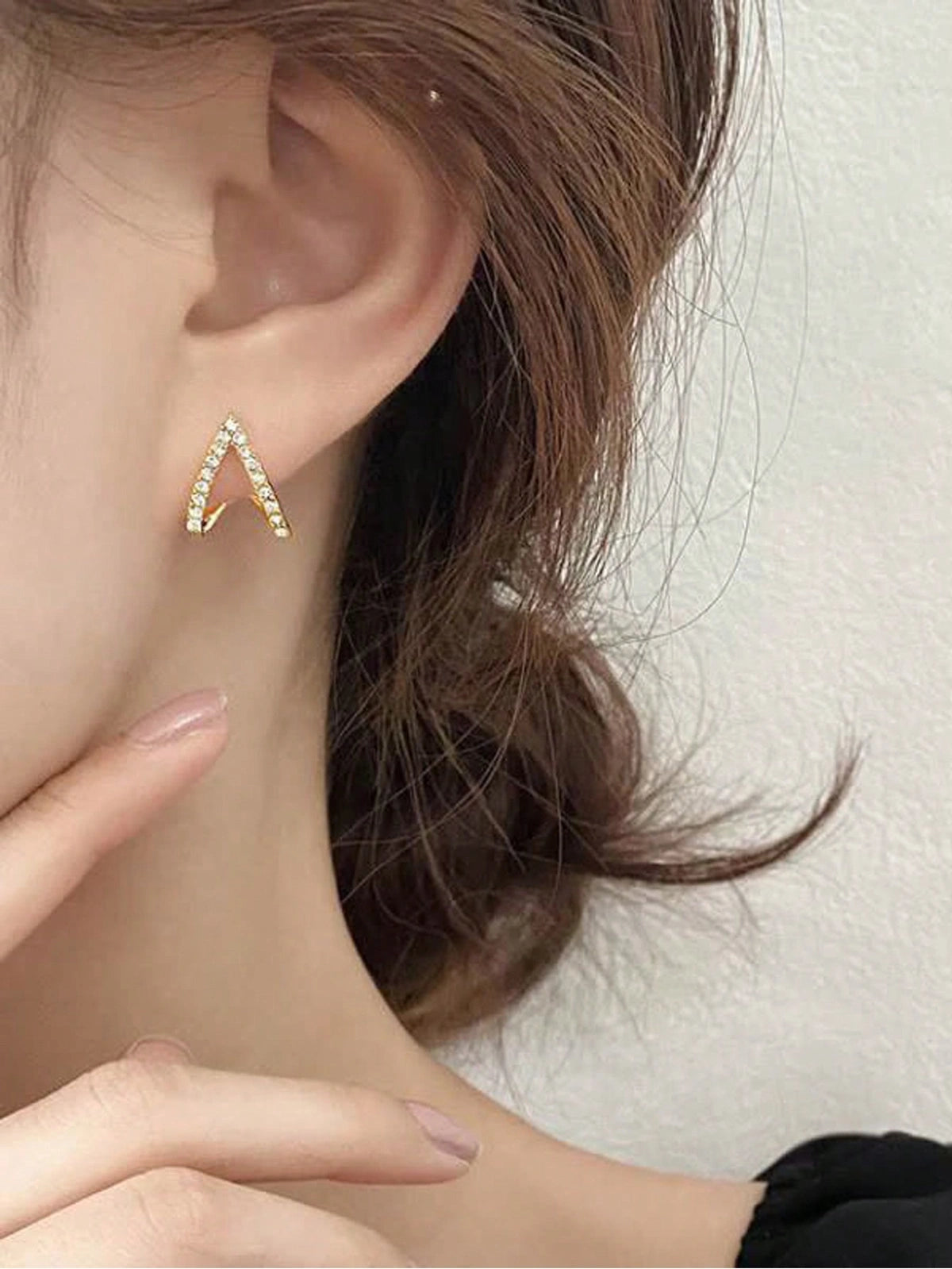 ✨ Crystal Heart Triangle Stud Earrings