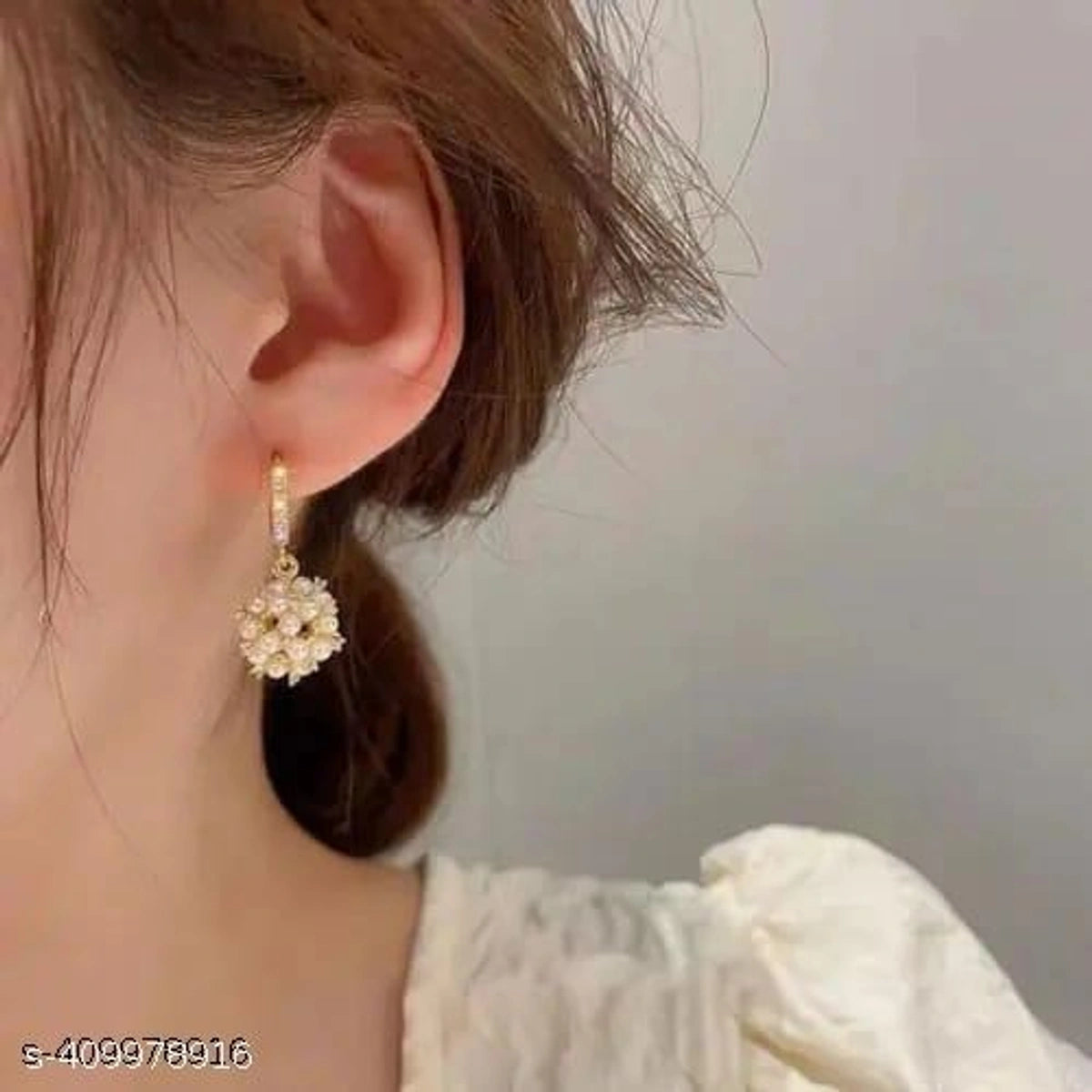 ✨ Elegant Pearl Cluster Hoop Earrings 🤍✨