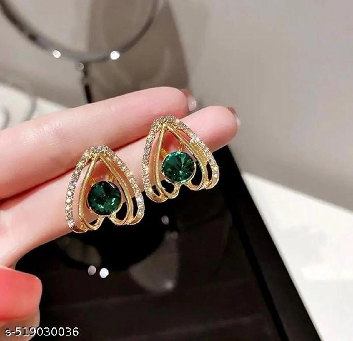 Elegant Emerald Crystal Drop Earrings 💚✨🌿