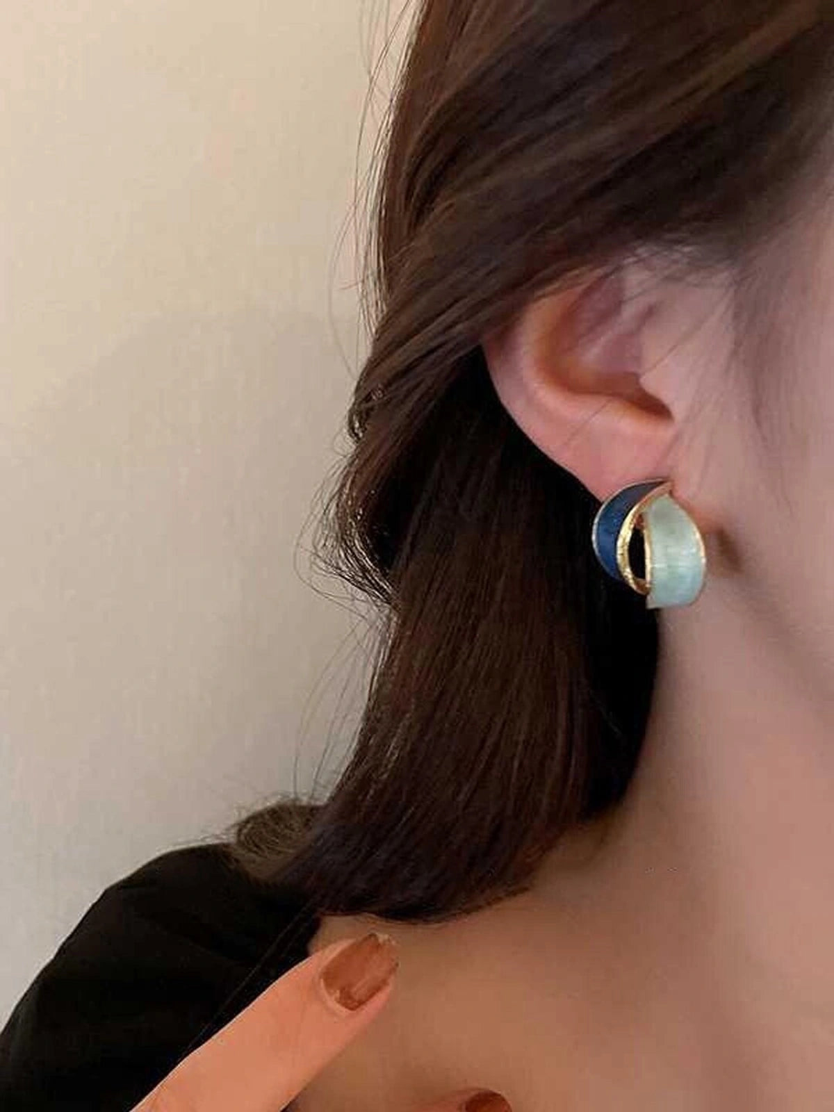 Elegant Dual-Tone Enamel Stud Earrings