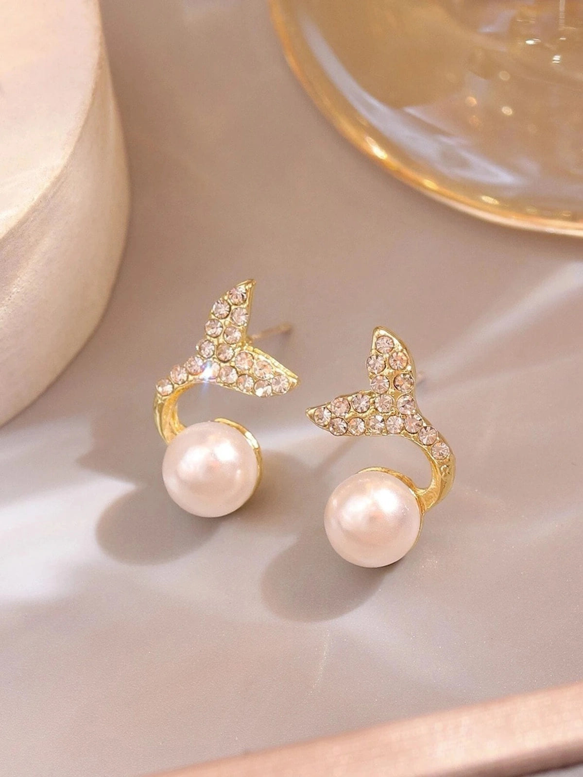 Elegant Crystal Pearl Stud Earrings