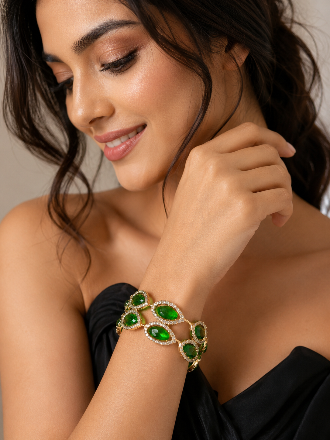 ✨ Elegant Emerald Crystal Bracelet ✨