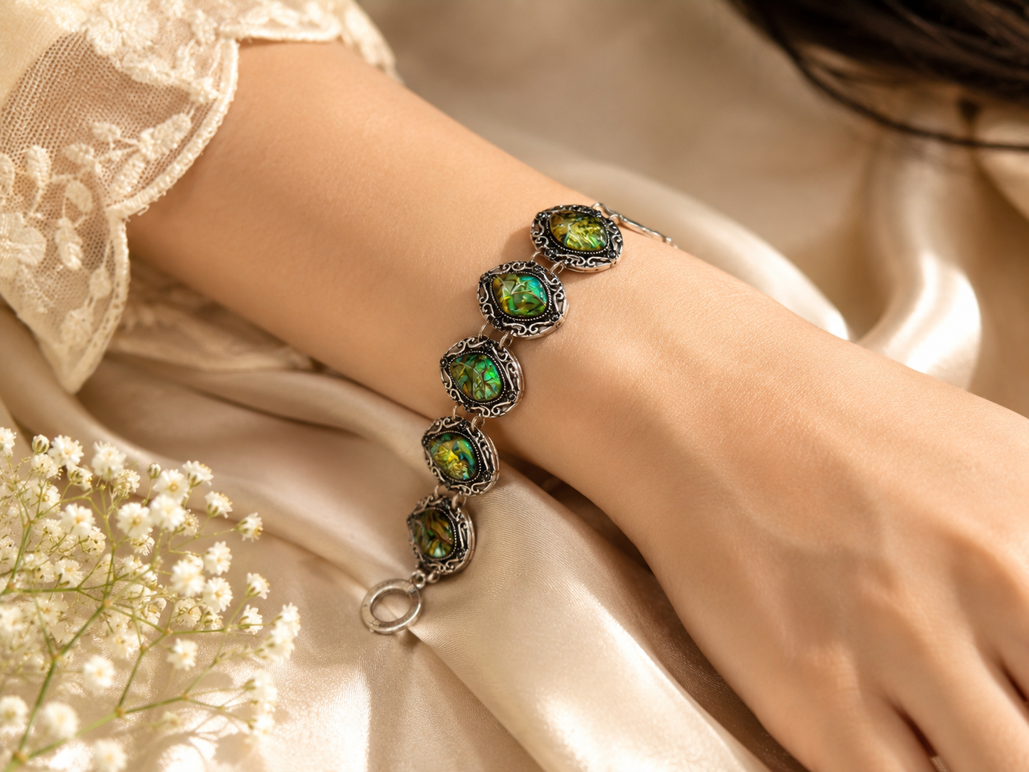 ✨ Vintage Iridescent Shell Bracelet ✨