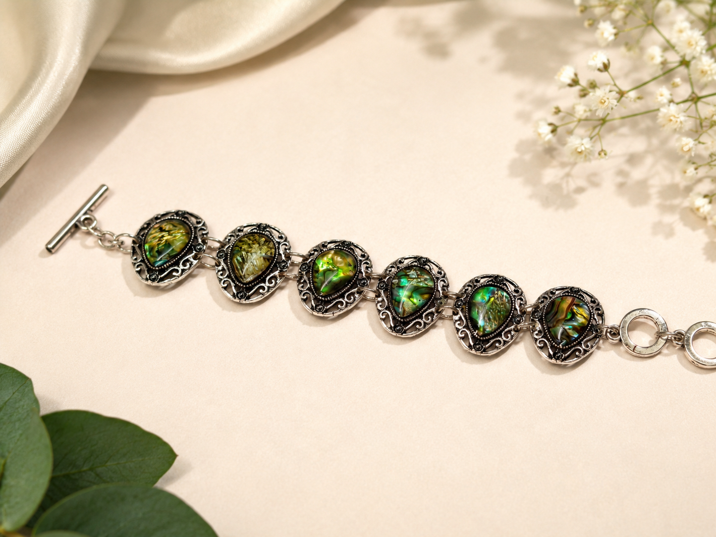 ✨ Vintage Iridescent Shell Bracelet ✨