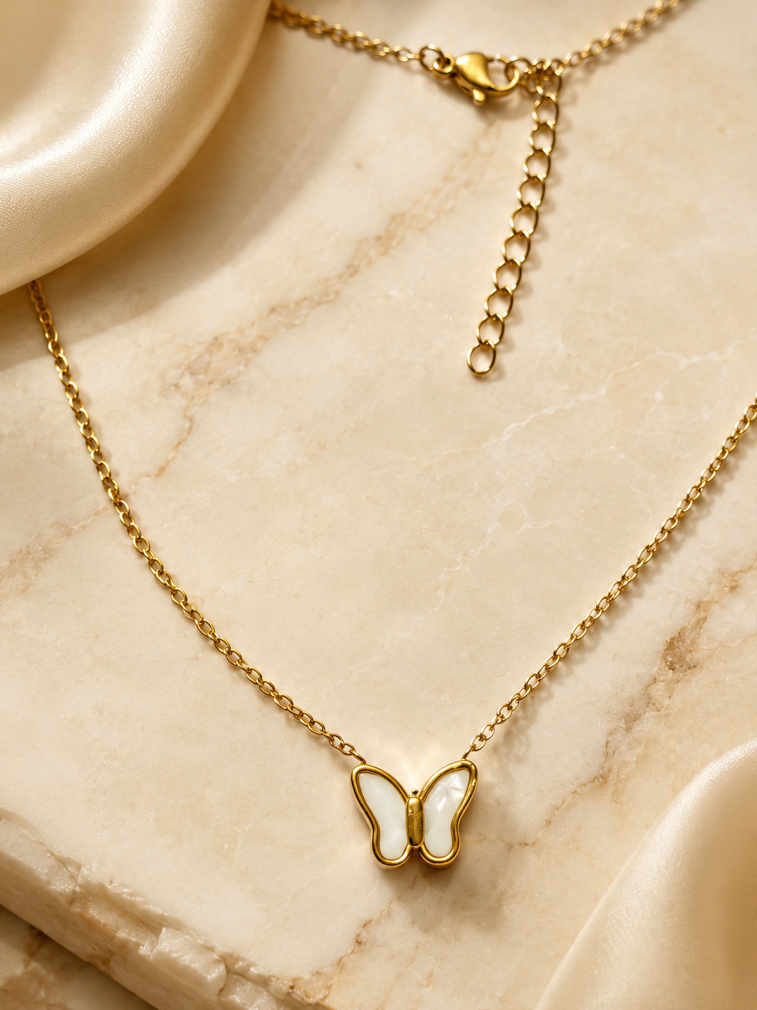 🦋 Elegant Butterfly Necklace