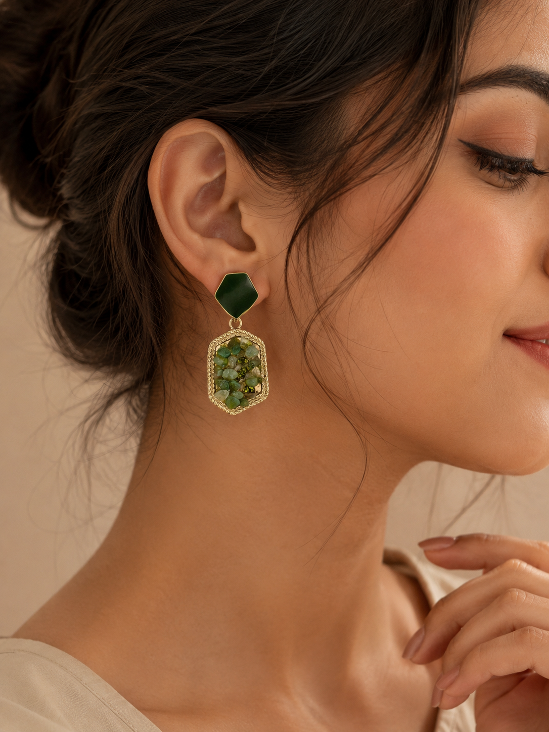 ✨ Elegant Green Crystal Stone Drop Earrings 💚✨