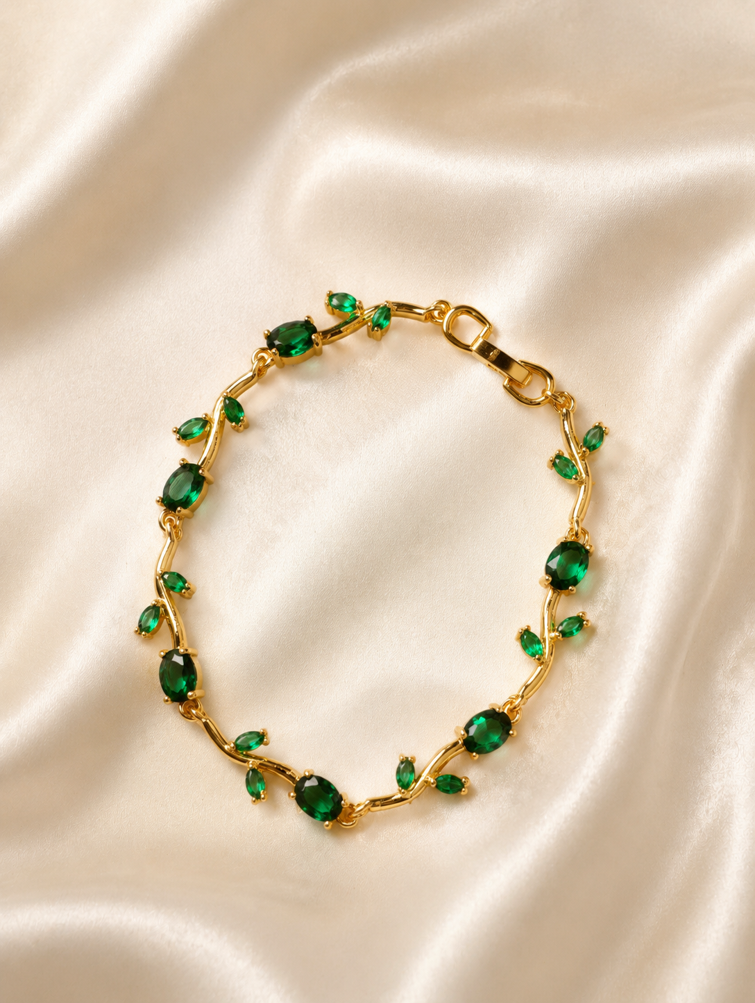 💚 Emerald Vine Bracelet 💚