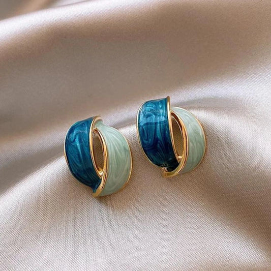 Elegant Dual-Tone Enamel Stud Earrings