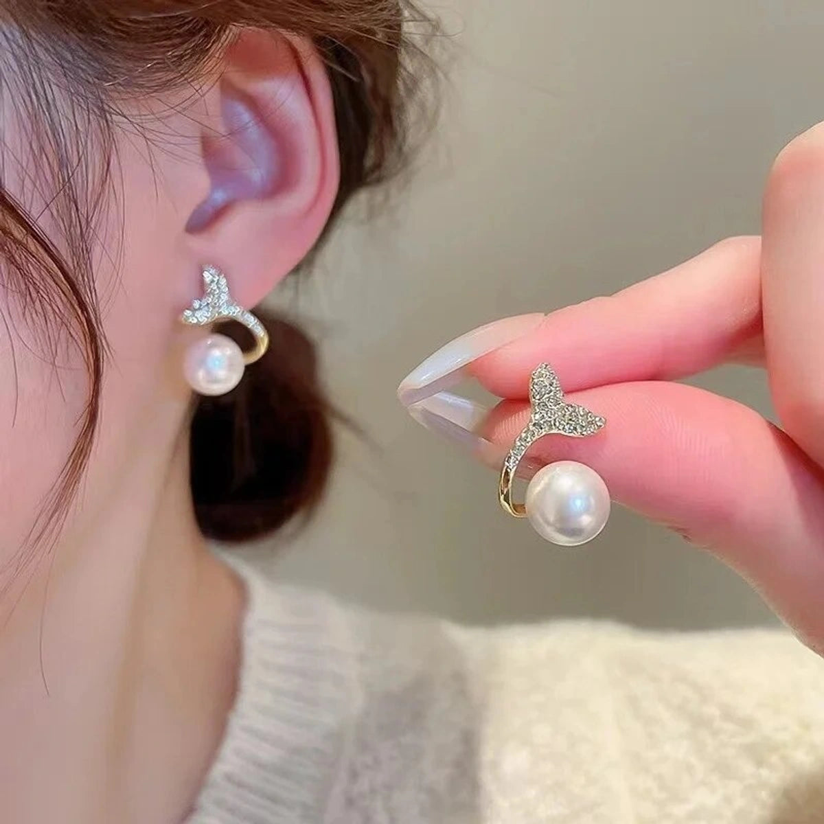 Elegant Crystal Pearl Stud Earrings
