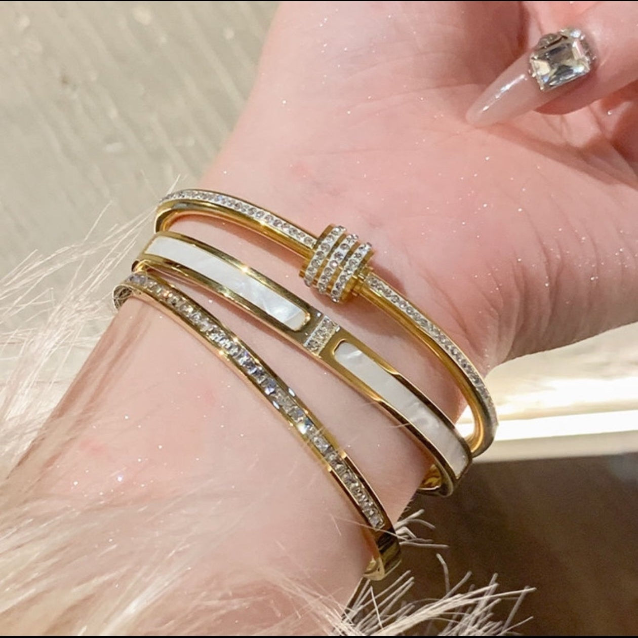✨ 18K Gold Plated Stainless Steel Mother of Pearl Bangle ✨