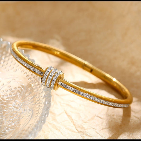 18K Gold Plated Crystal Knot Bangle Bracelet ✨