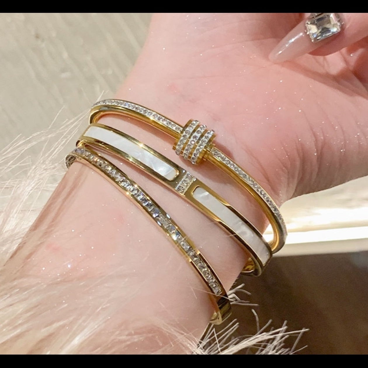 18K Gold Plated Crystal Knot Bangle Bracelet ✨