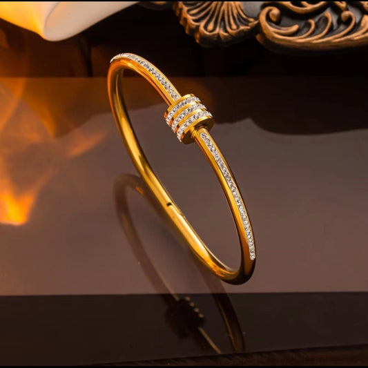 18K Gold Plated Crystal Knot Bangle Bracelet ✨