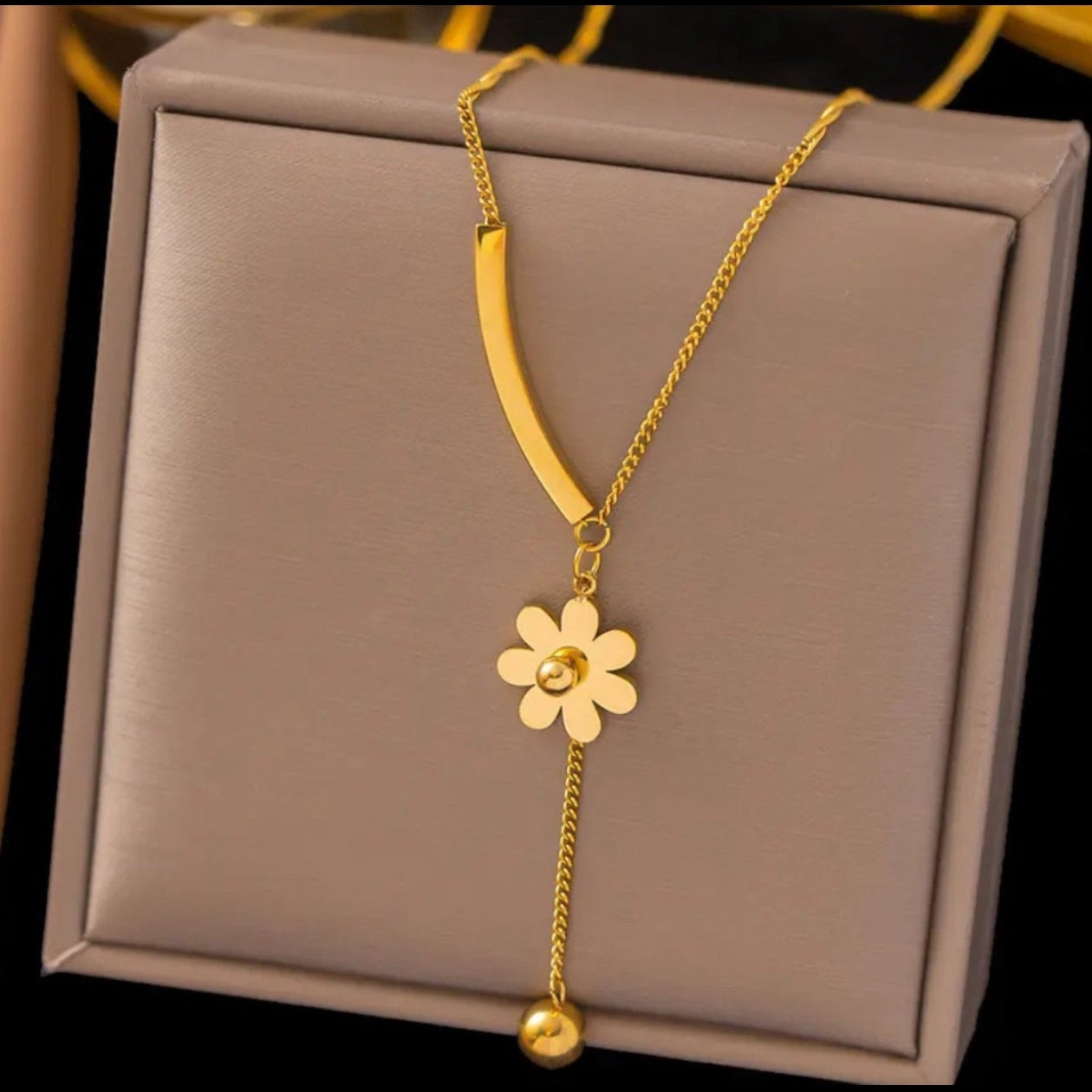 18K Gold-Plated Daisy Drop Pendant Necklace