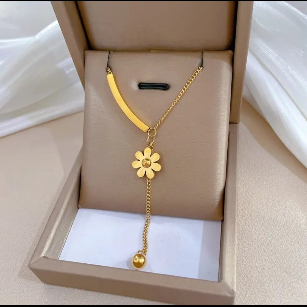 18K Gold-Plated Daisy Drop Pendant Necklace