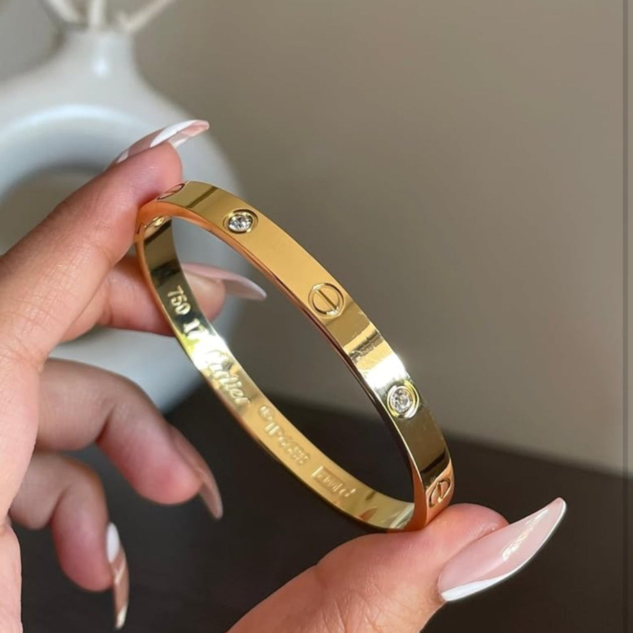 Elegant Gold Luxury Bracelet – Premium Crystal Screw Design | Timeless Style