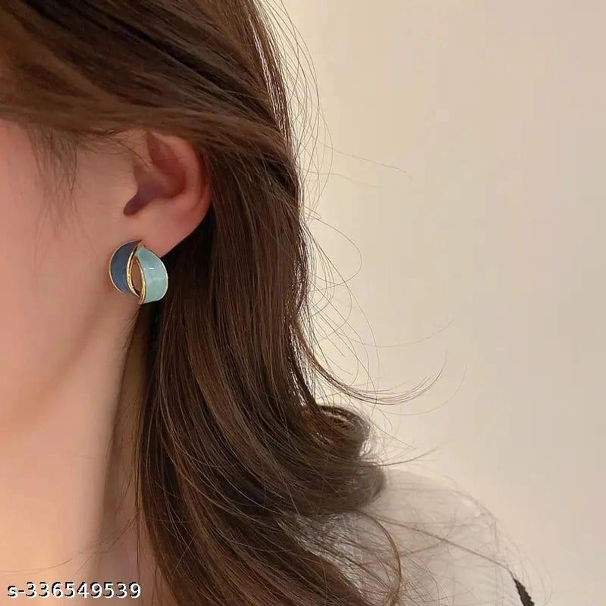 Elegant Dual-Tone Enamel Stud Earrings