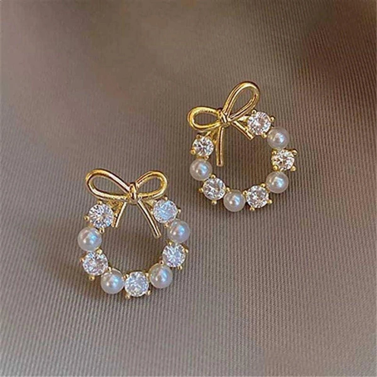 Elegant Pearl Crystal Bow Wreath Earrings 🎀🤍✨