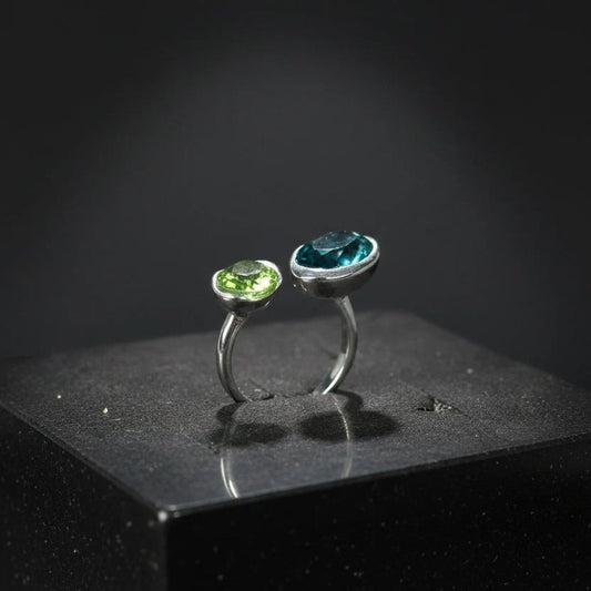 Toi et Moi Peacock Sapphire Emerald Ring